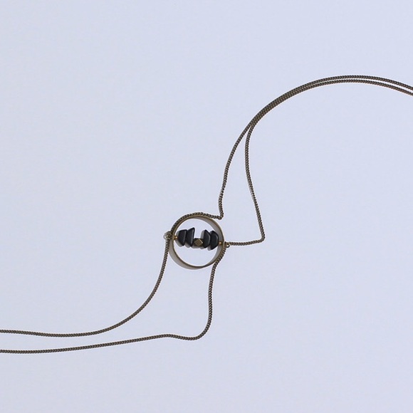 Geometric circle bolo style minimal necklace - Picture 2 of 5